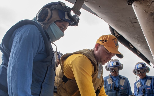 George Washington Sailors train during a general quarters drill