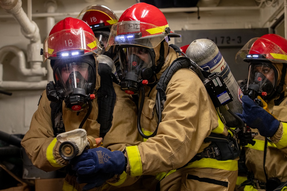 USS George Washington Conduct Firefighting Drill