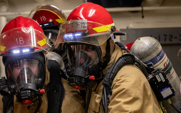 USS George Washington Conduct Firefighting Drill