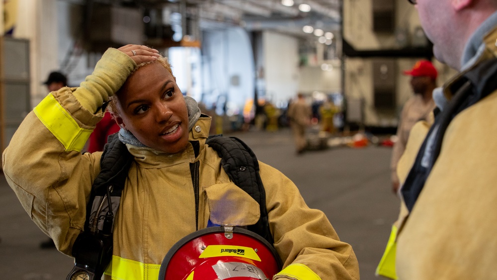 USS George Washington Conduct Firefighting Drill