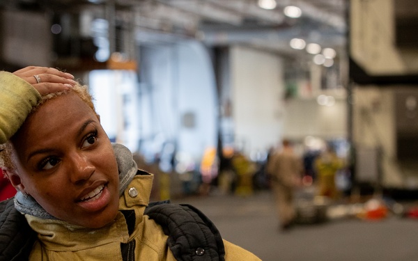 USS George Washington Conduct Firefighting Drill
