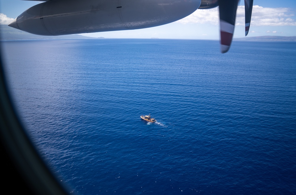 U.S. Coast Guard Air Station Barbers Point conducts training with Coast Guard Station Maui