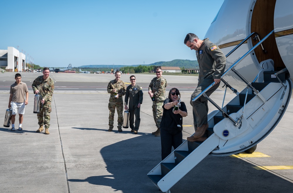 86 AW deputy commander celebrates his final flight