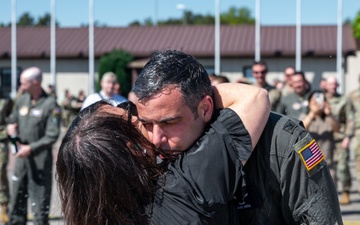86 AW deputy commander celebrates his final flight