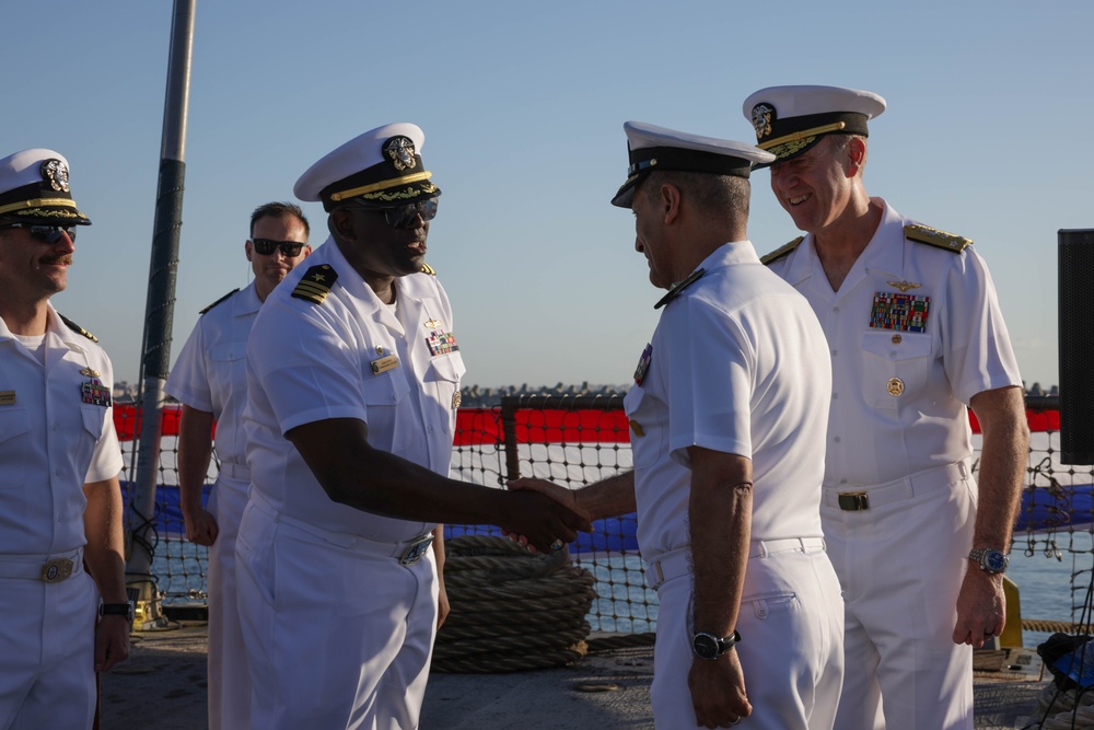 USS Truxtun Welcomes Egyptian Navy Aboard