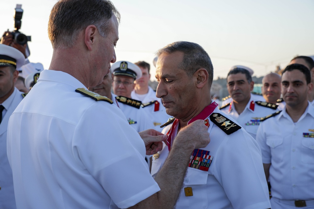 USS Truxtun Welcomes Egyptian Navy Aboard
