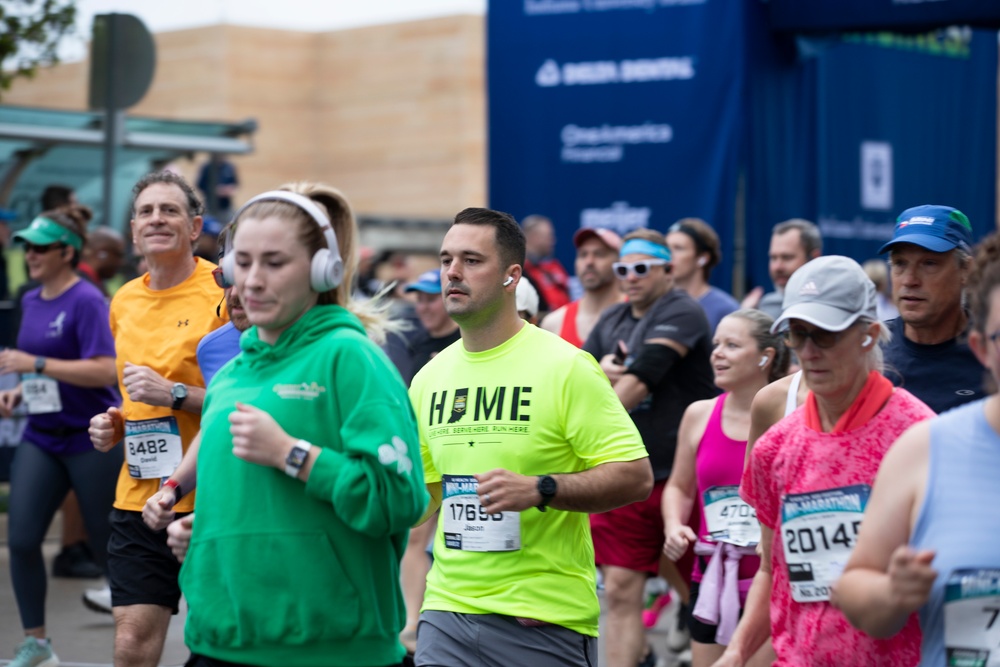 Indiana National Guardsmen run, take part in 500 Festival Mini-Marathon ceremonies