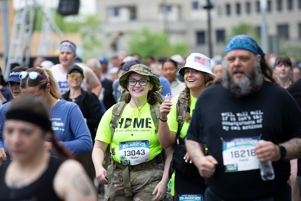 Indiana National Guardsmen run, take part in 500 Festival Mini-Marathon ceremonies