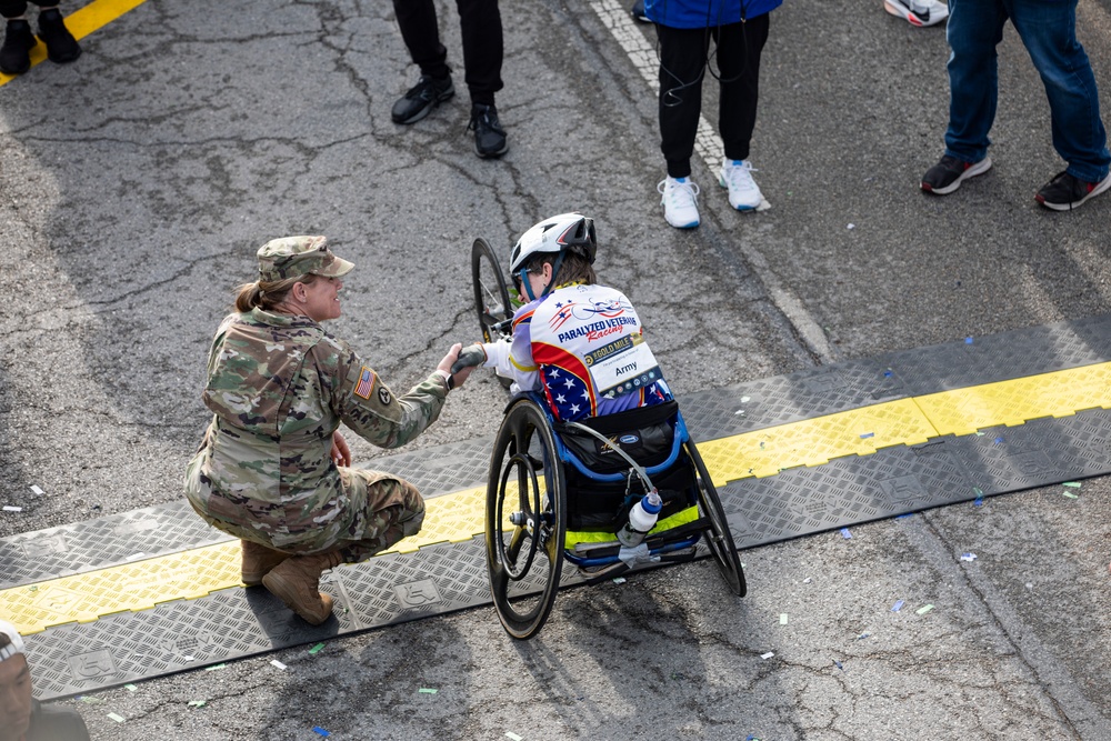 Indiana National Guardsmen run, take part in 500 Festival Mini-Marathon ceremonies