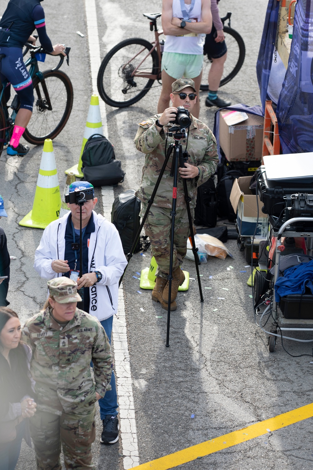 Indiana National Guardsmen run, take part in 500 Festival Mini-Marathon ceremonies