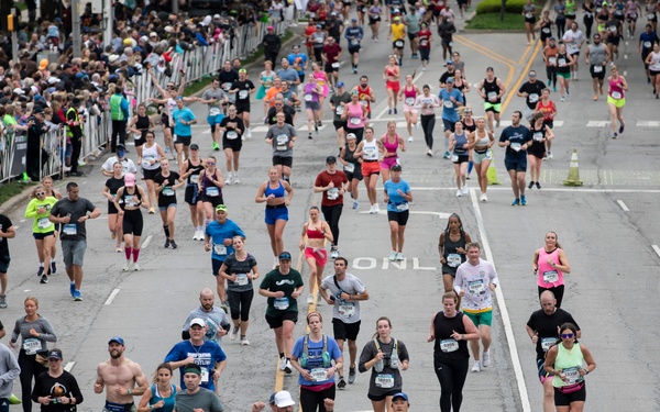 Indiana National Guardsmen run, take part in 500 Festival Mini-Marathon ceremonies