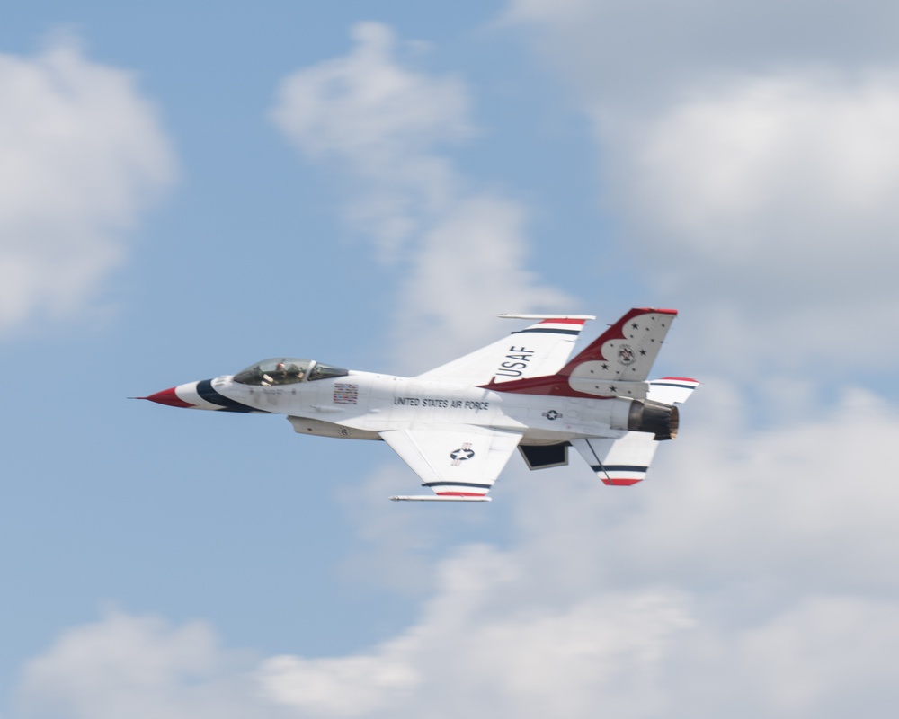 Thunderbirds Perform At Wings Over Wayne Open House