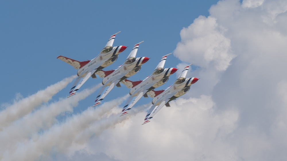 Thunderbirds Perform At Wings Over Wayne Open House