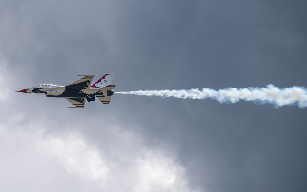 Thunderbirds Perform At Wings Over Wayne Open House