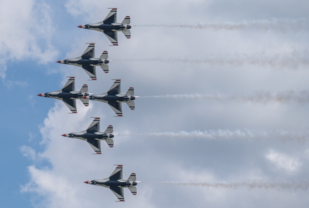 Thunderbirds Perform At Wings Over Wayne Open House