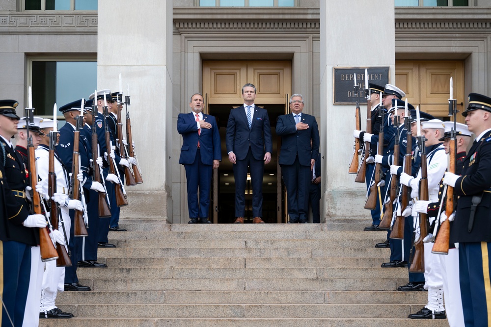 SD Hosts Peruvian Minister of Defense and Minister of Foreign Affairs at the Pentagon