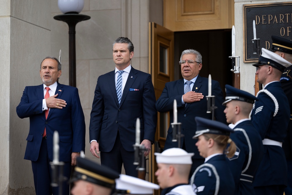SD Hosts Peruvian Minister of Defense and Minister of Foreign Affairs at the Pentagon