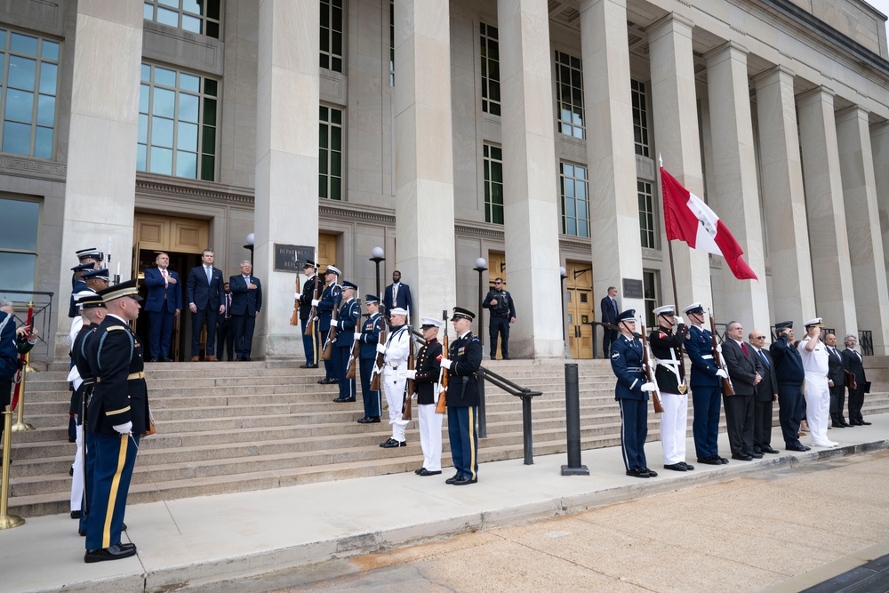 SD Hosts Peruvian Minister of Defense and Minister of Foreign Affairs at the Pentagon