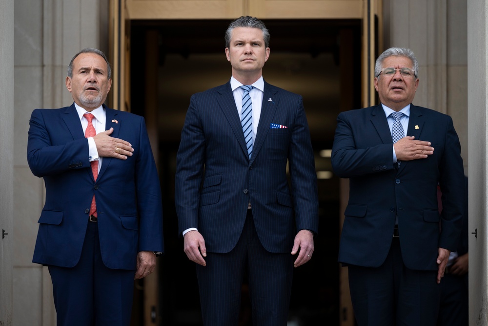 SD Hosts Peruvian Minister of Defense and Minister of Foreign Affairs at the Pentagon