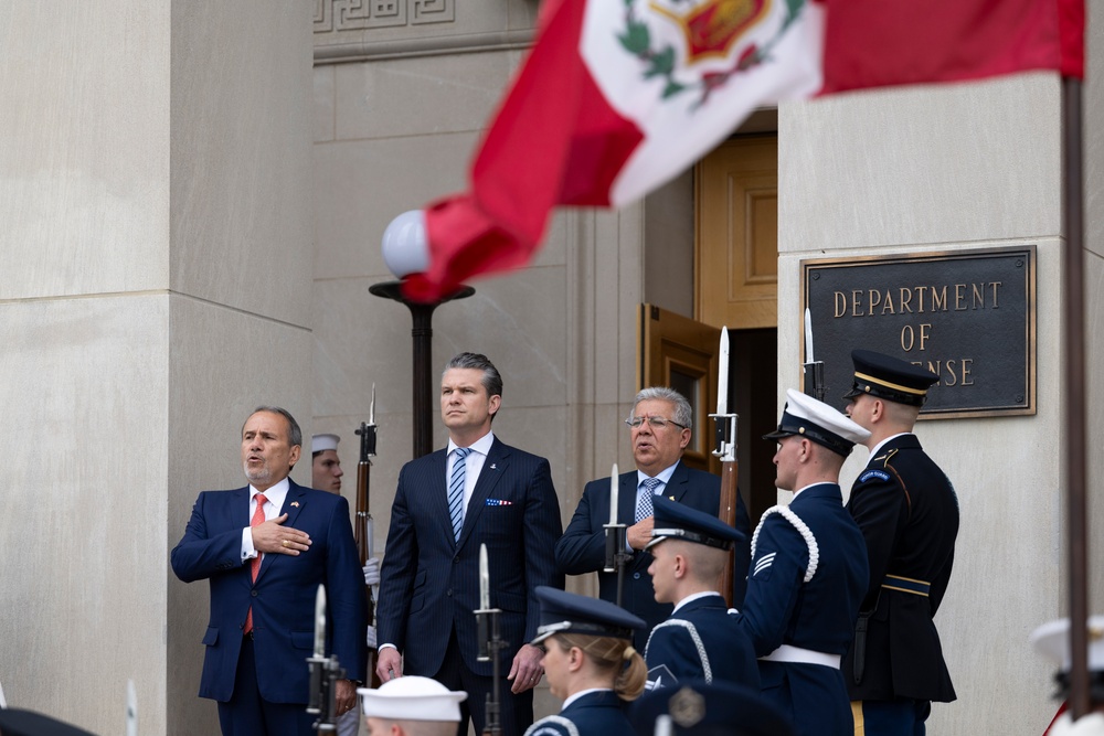 SD Hosts Peruvian Minister of Defense and Minister of Foreign Affairs at the Pentagon