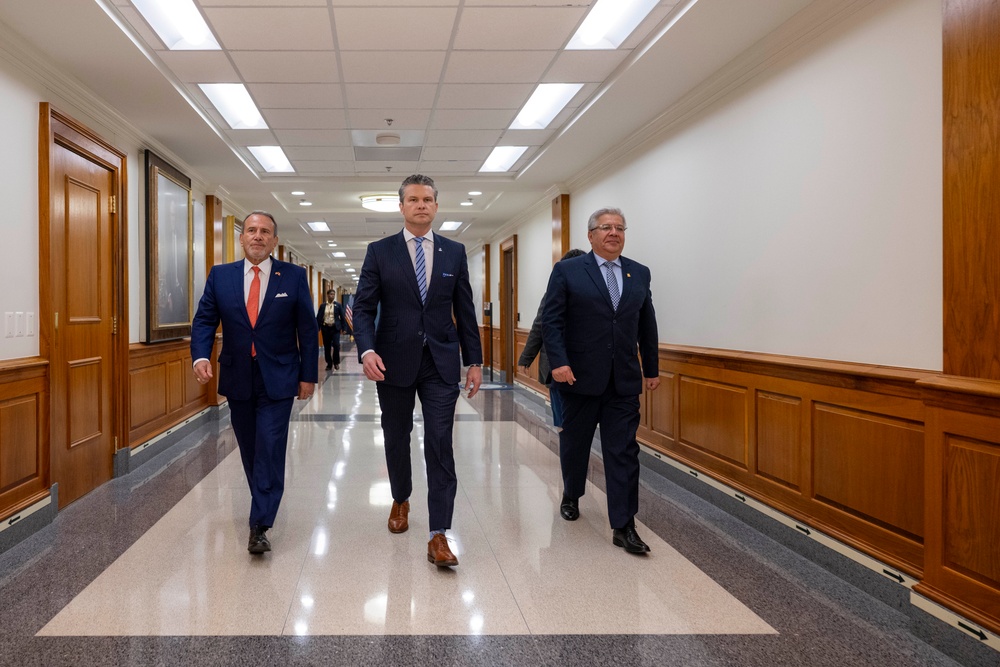 SD Hosts Peruvian Minister of Defense and Minister of Foreign Affairs at the Pentagon