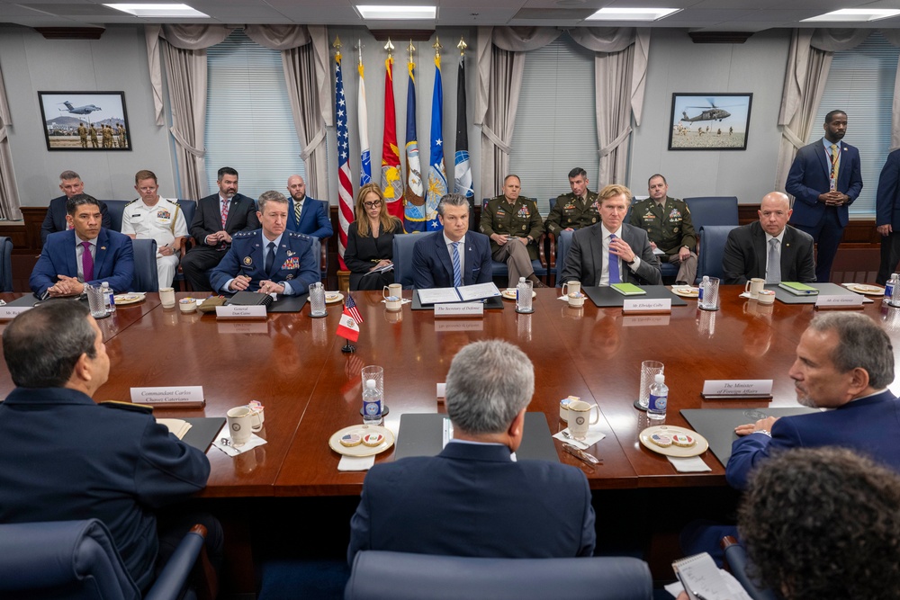 SD Hosts Peruvian Minister of Defense and Minister of Foreign Affairs at the Pentagon