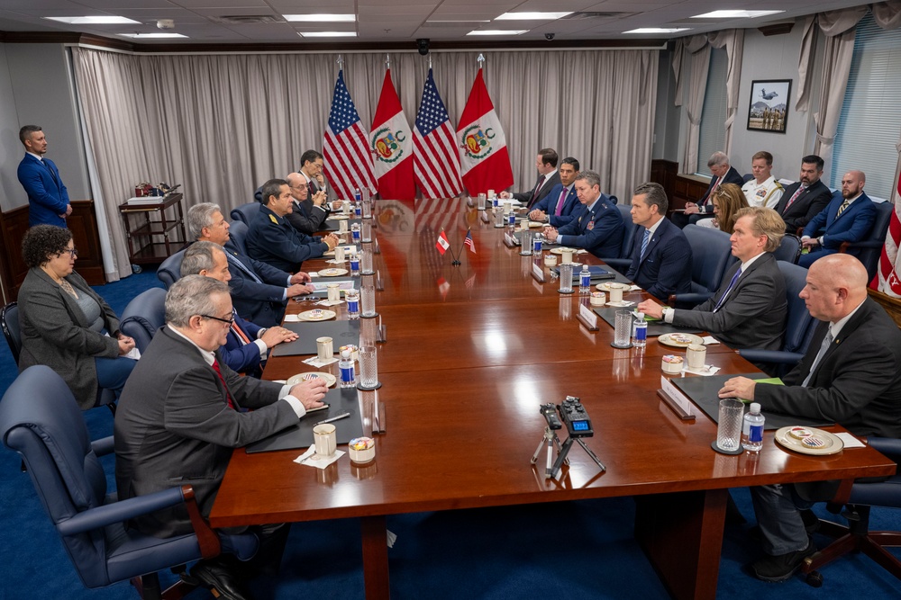 SD Hosts Peruvian Minister of Defense and Minister of Foreign Affairs at the Pentagon
