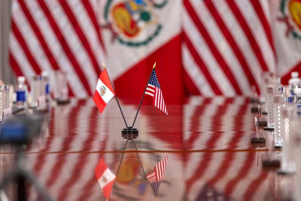 SD Hosts Peruvian Minister of Defense and Minister of Foreign Affairs at the Pentagon