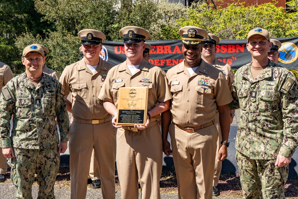 SUBPAC Presents Award to USS Nebraska Crew