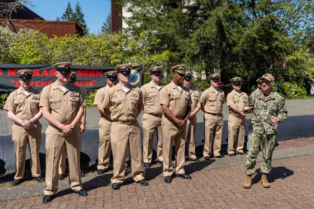SUBPAC Presents Award to USS Nebraska Crew