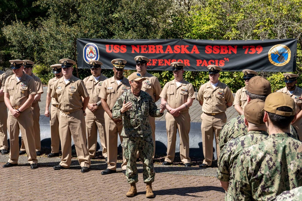 SUBPAC Presents Award to USS Nebraska Crew