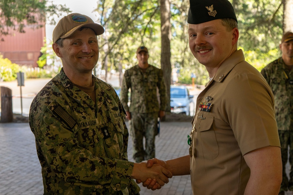 SUBPAC Presents Award to Sailor of the Year