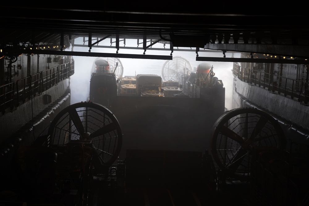 USS Oak Hill Participates in Exercise Chesapeake 25 with French Navy
