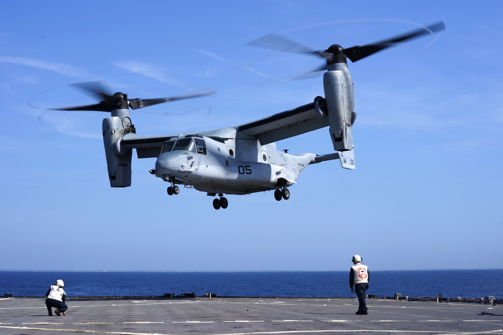 USS Oak Hill Participates in Exercise Chesapeake 25 with French Navy