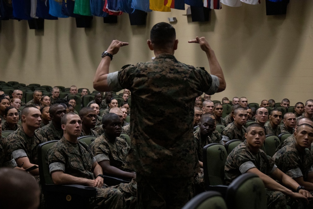 SMMC Ruiz speaks to recruits at MCRDPI