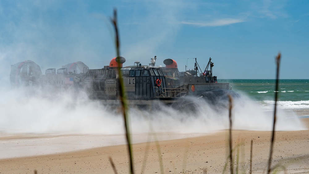 USS Oak Hill Participates in Exercise Chesapeake 25 with French Navy