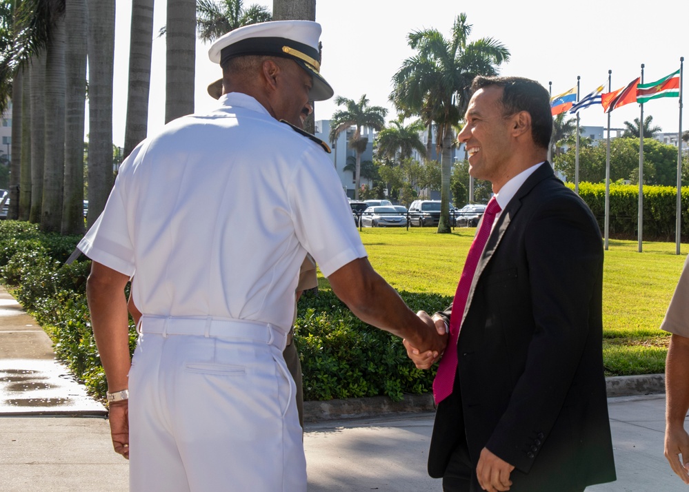 Colombian Minister of Defense visits SOUTHCOM