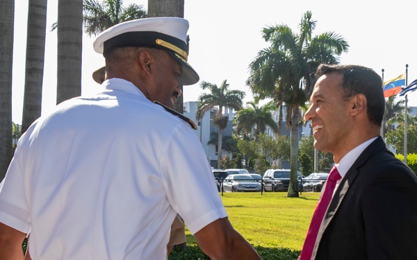 Colombian Minister of Defense visits SOUTHCOM
