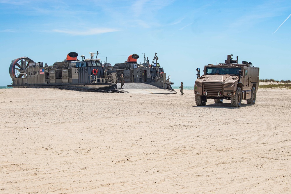 U.S. and French Marines Train During Exercise Chesapeake 25
