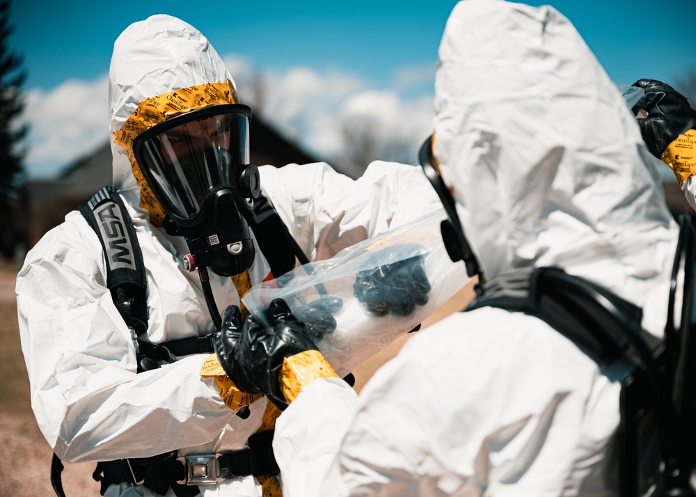 EOD Conducts UXO Training