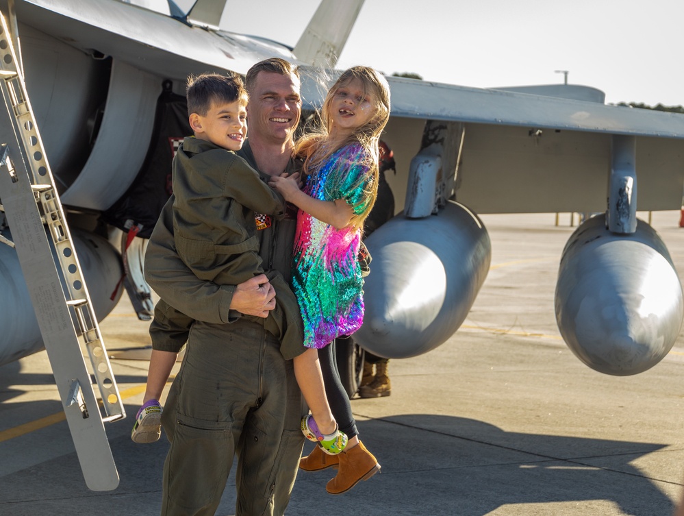 VMFA-312 Homecoming