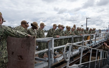 Sailor of the Year nominees visit Navy Marine Mammal Program facilities