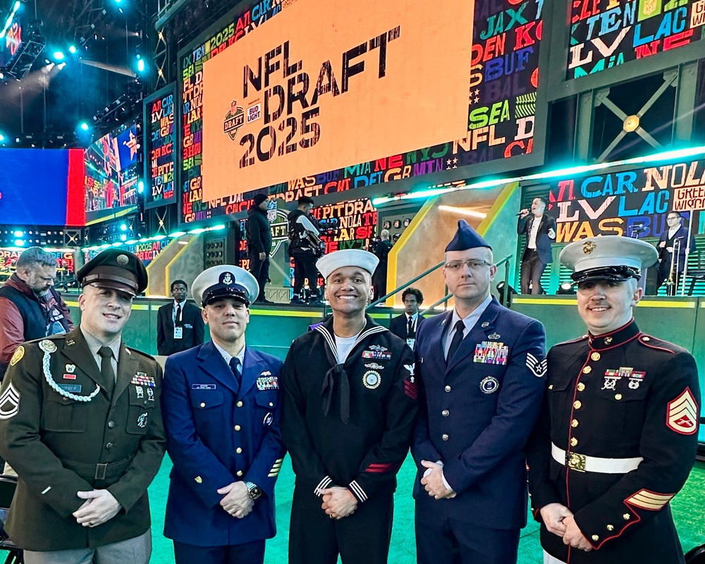 NTAG Great Lakes Sailor Recognized at NFL Draft
