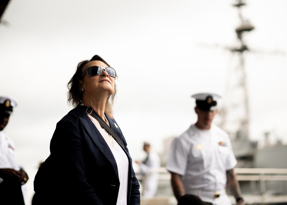 USNS Robert E. Simanek (T-ESB 7) Arrives in Norfolk