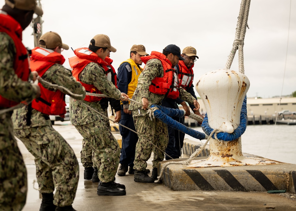 USNS Robert E. Simanek (T-ESB 7) Arrives in Norfolk