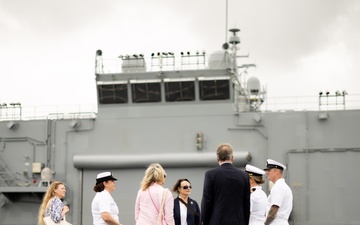 USNS Robert E. Simanek (T-ESB 7) Arrives in Norfolk