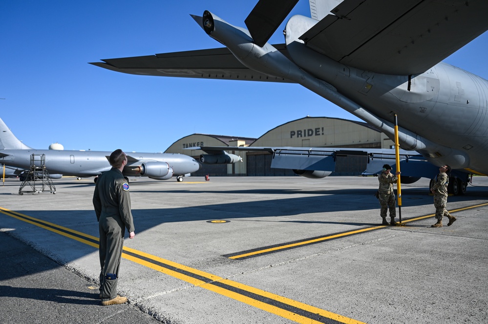 KC-135 Stratotanker refuels EA-18G Growlers