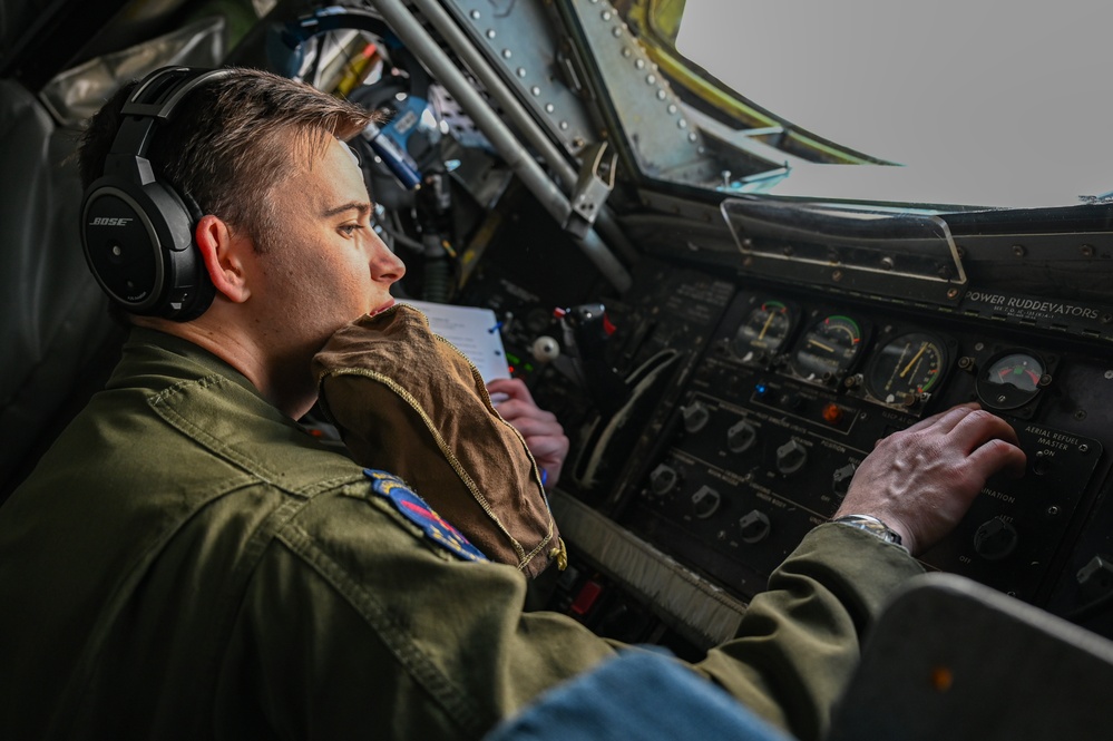 KC-135 Stratotanker refuels EA-18G Growlers
