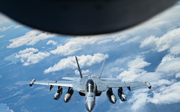 KC-135 Stratotanker refuels EA-18G Growlers