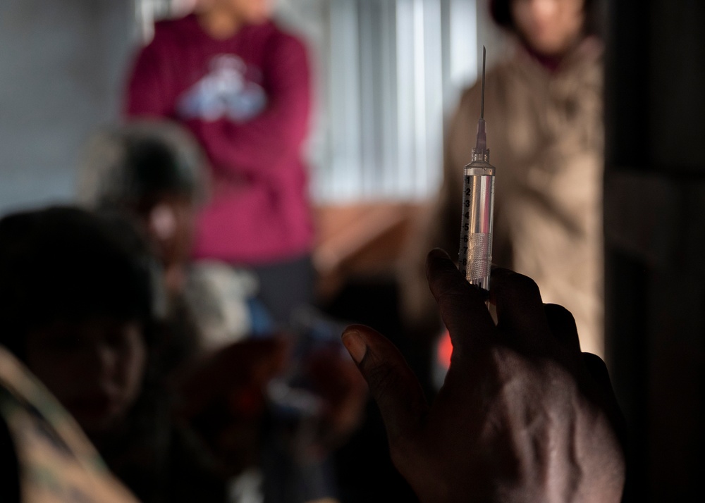374 MDG hosts Navy Corpsman for TCCC training